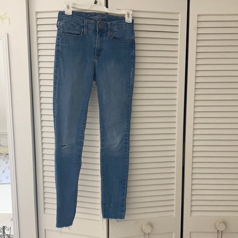 Light wash skinny jeans